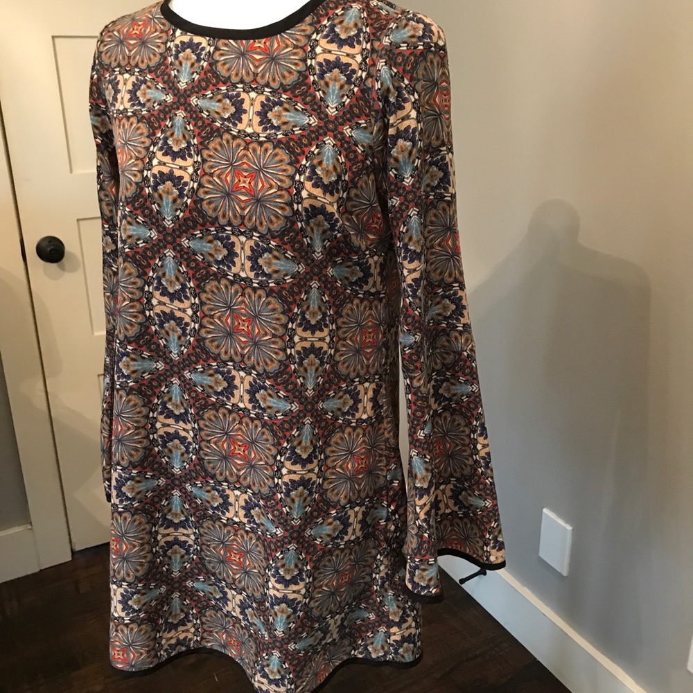 Retro tunic w back keyhole cutout